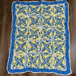 Handmade Crocheted Blanket Afghan Blue Yellow  White EUC Baby Shower Gift 💝